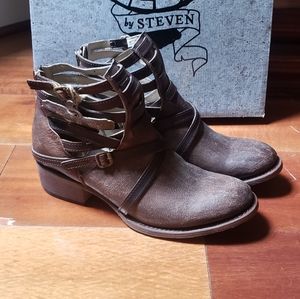 FREEBIRD by Steven Booties